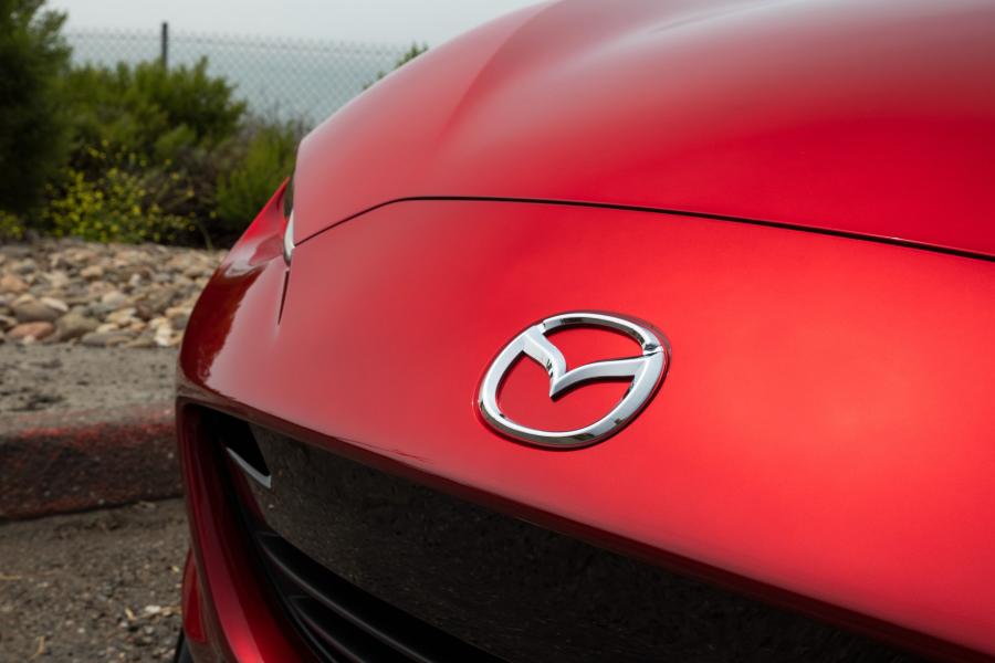 Логотип Mazda MX-5 Miata RF (ND) 2016 года  (NA) (фото 53 из 60)